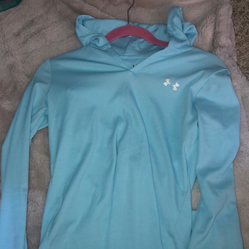 Under armor loose long sleeve with hood